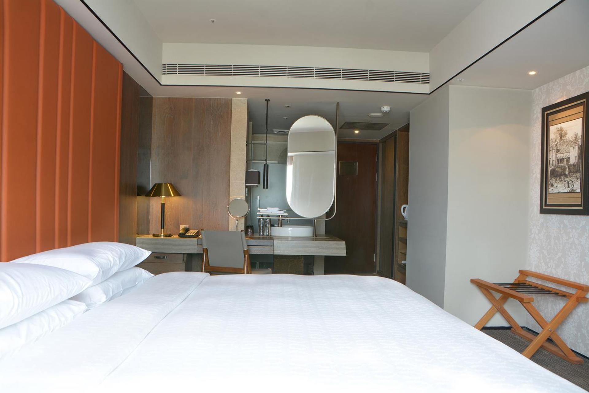 Sheraton Taitung Hotel Екстериор снимка A room at the hotel