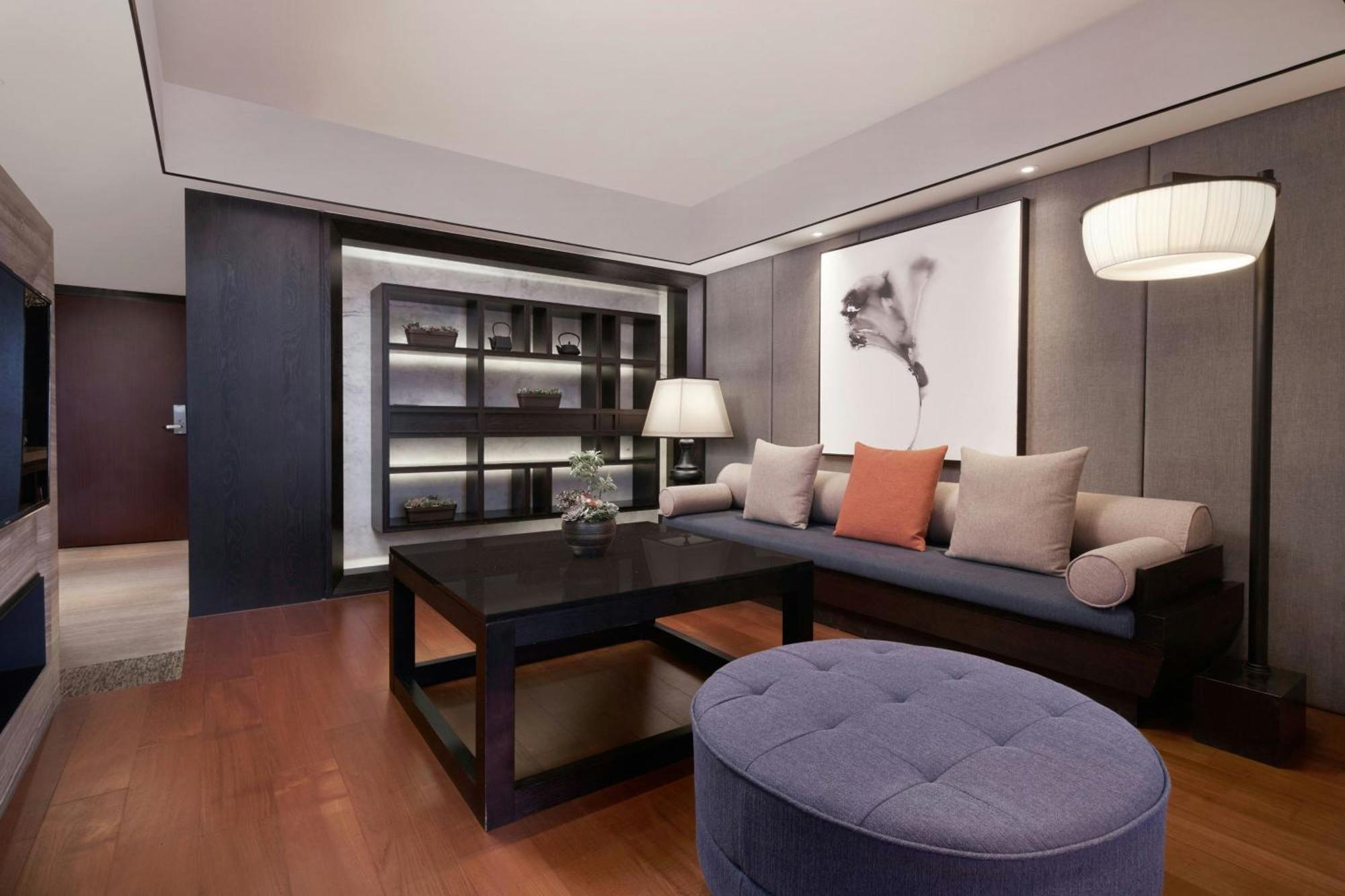 Sheraton Taitung Hotel Екстериор снимка A living room at the Mandarin Oriental, Hong Kong
