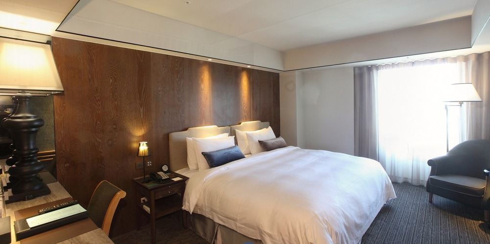 Sheraton Taitung Hotel Екстериор снимка A bedroom at the hotel