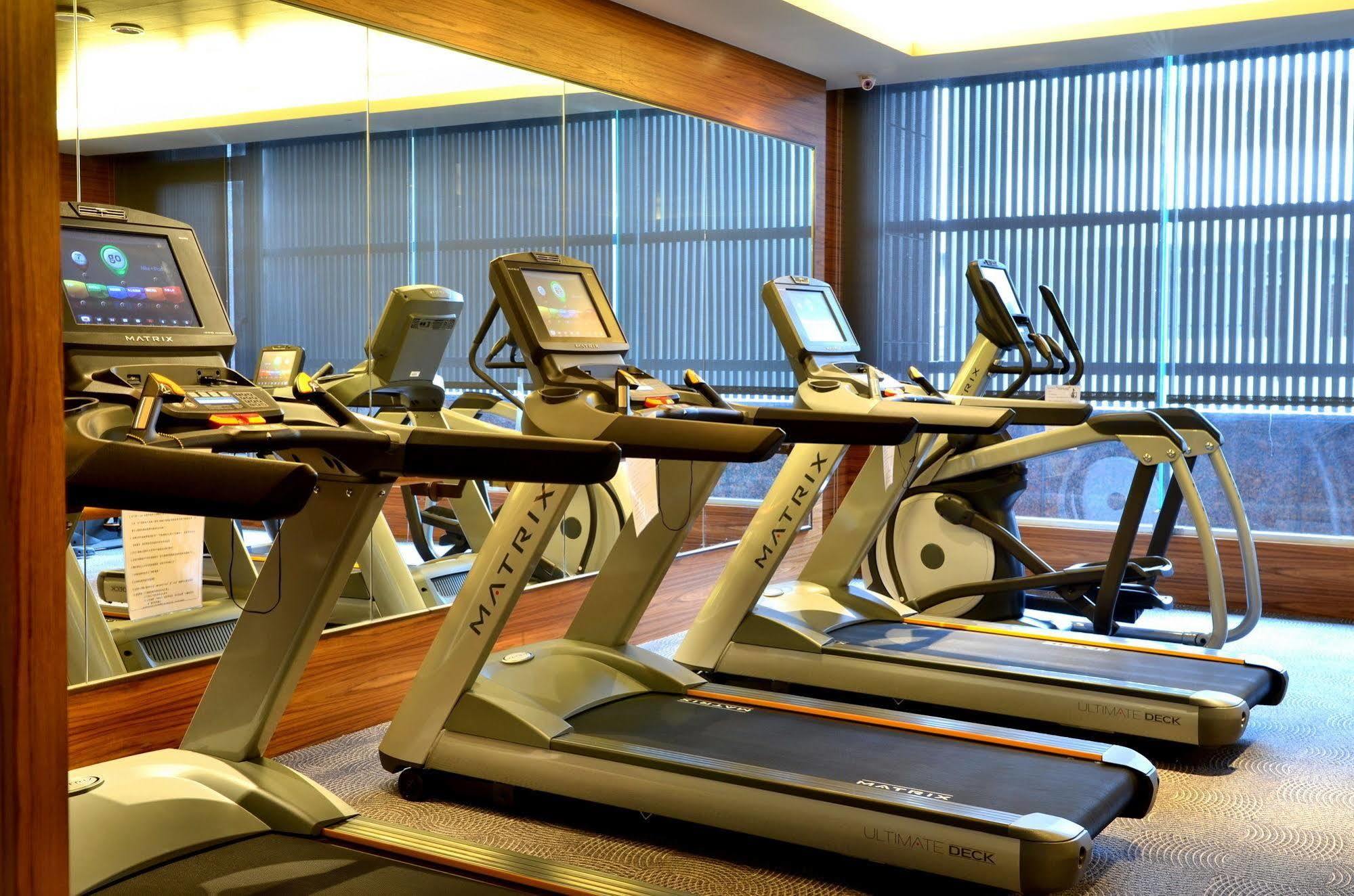 Sheraton Taitung Hotel Екстериор снимка A treadmill